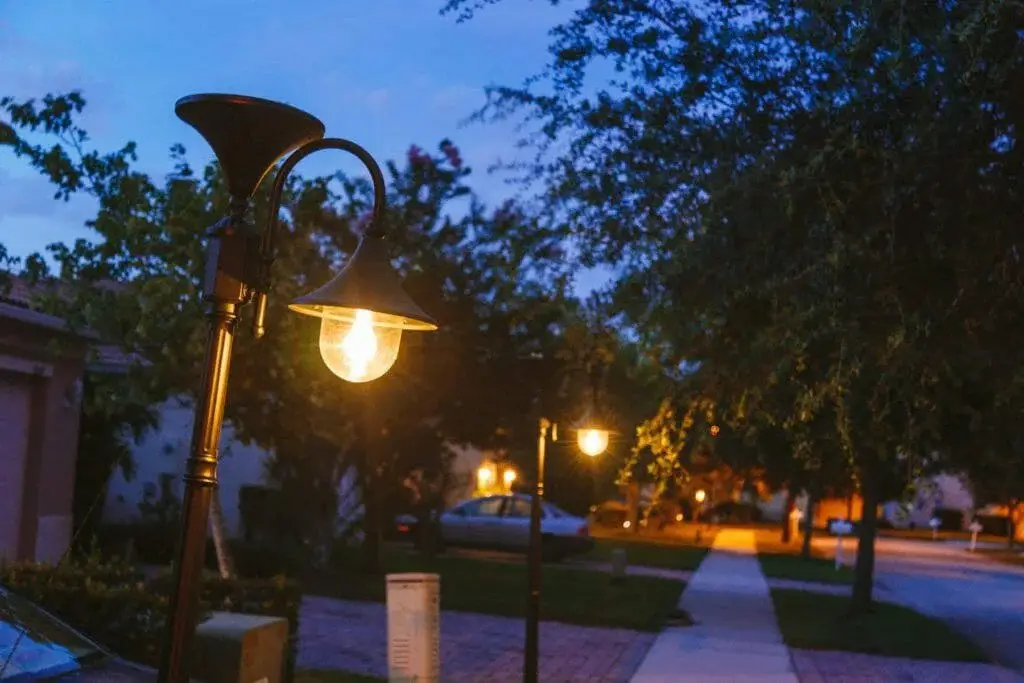 solar garden lights with on off switch